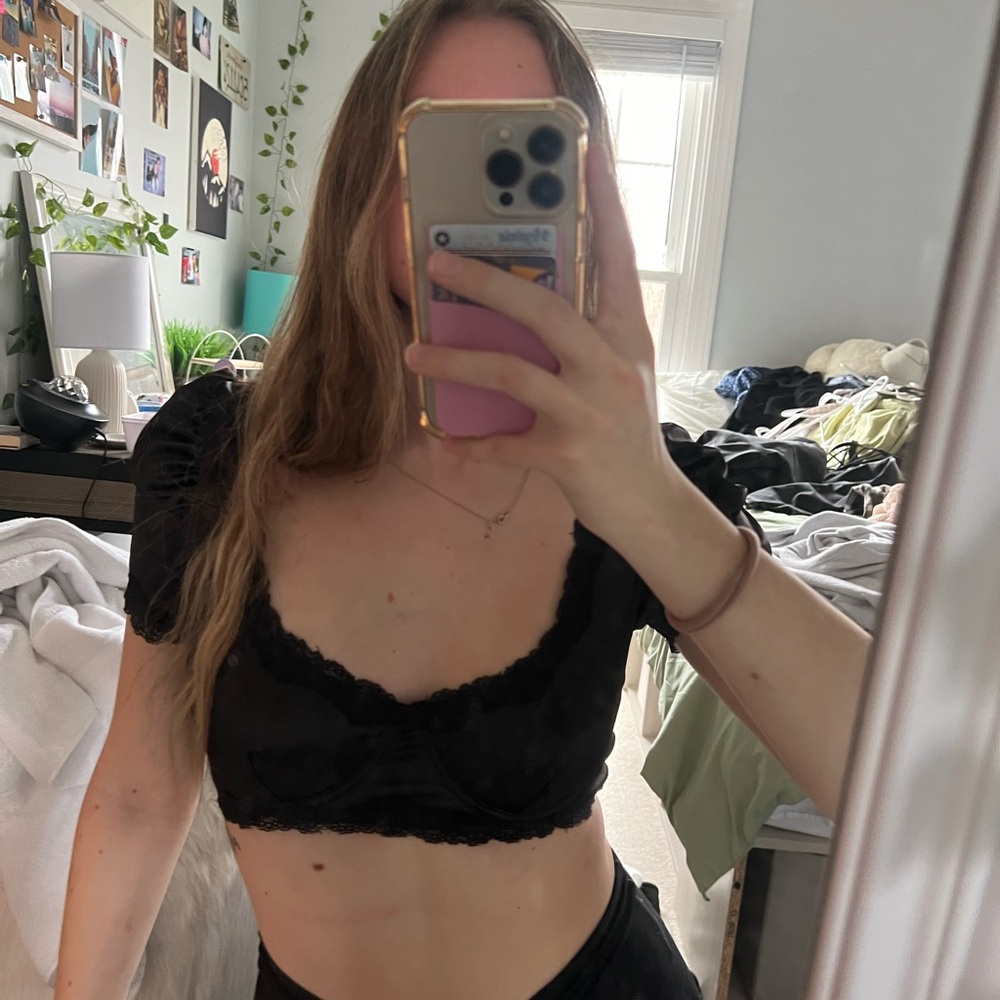 urban outfitters crop top